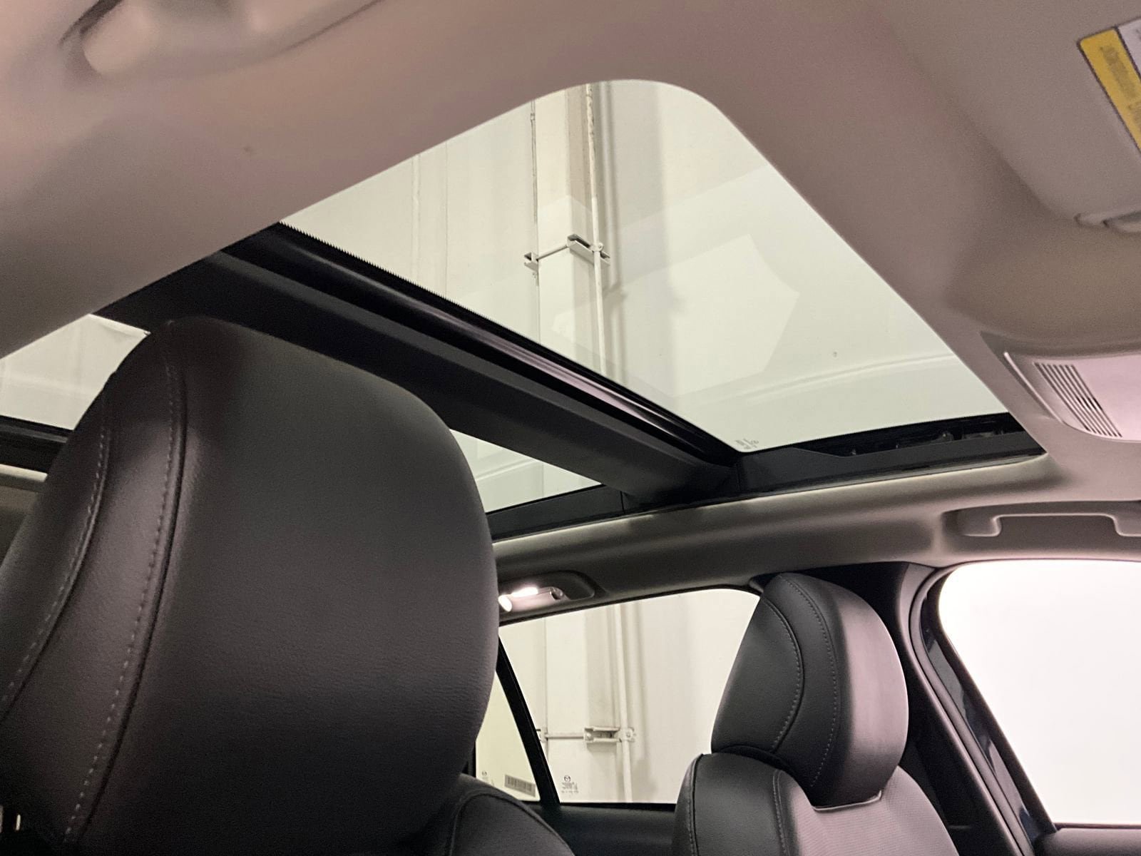 Used 2025 MAZDA CX-50 AWD 2.5 S w/ Premium Plus Pkg image 23