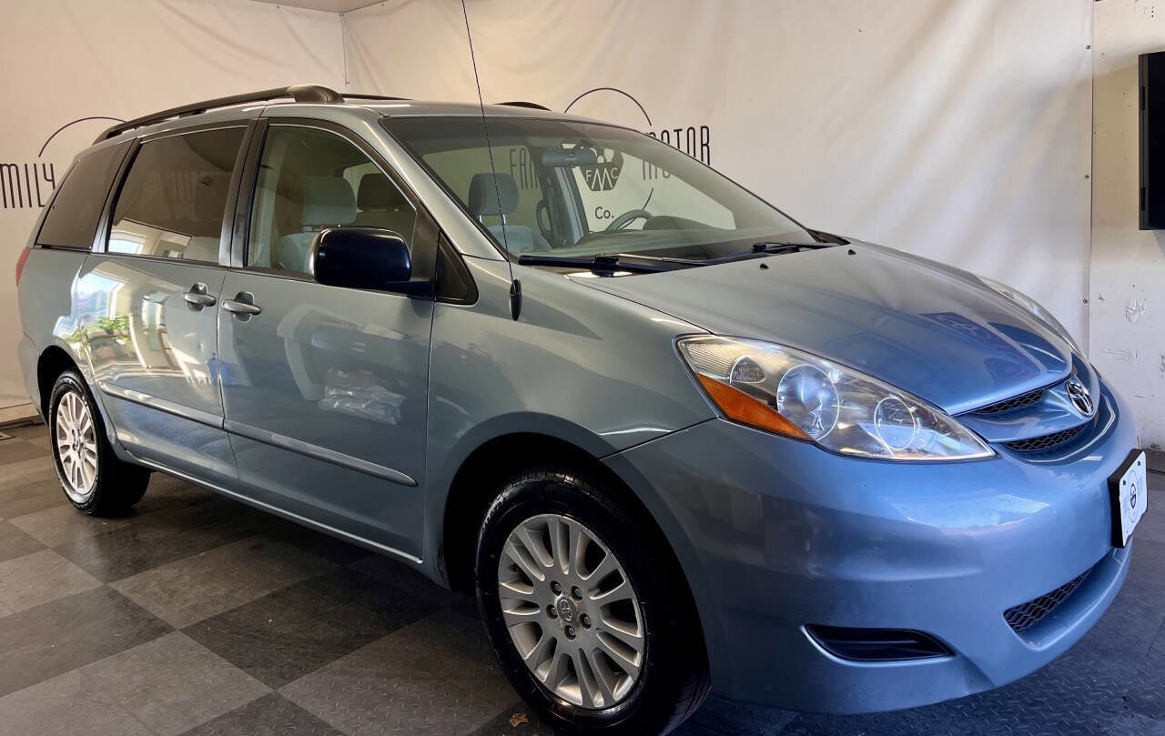 Used 2008 Toyota Sienna LE image 1
