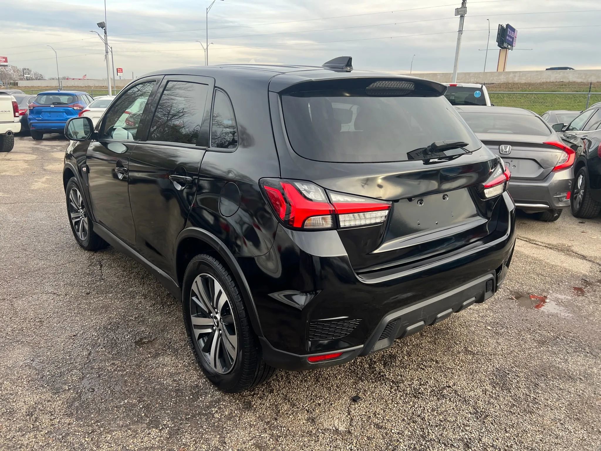 Used 2023 Mitsubishi Outlander Sport ES AWD/4WD image 9