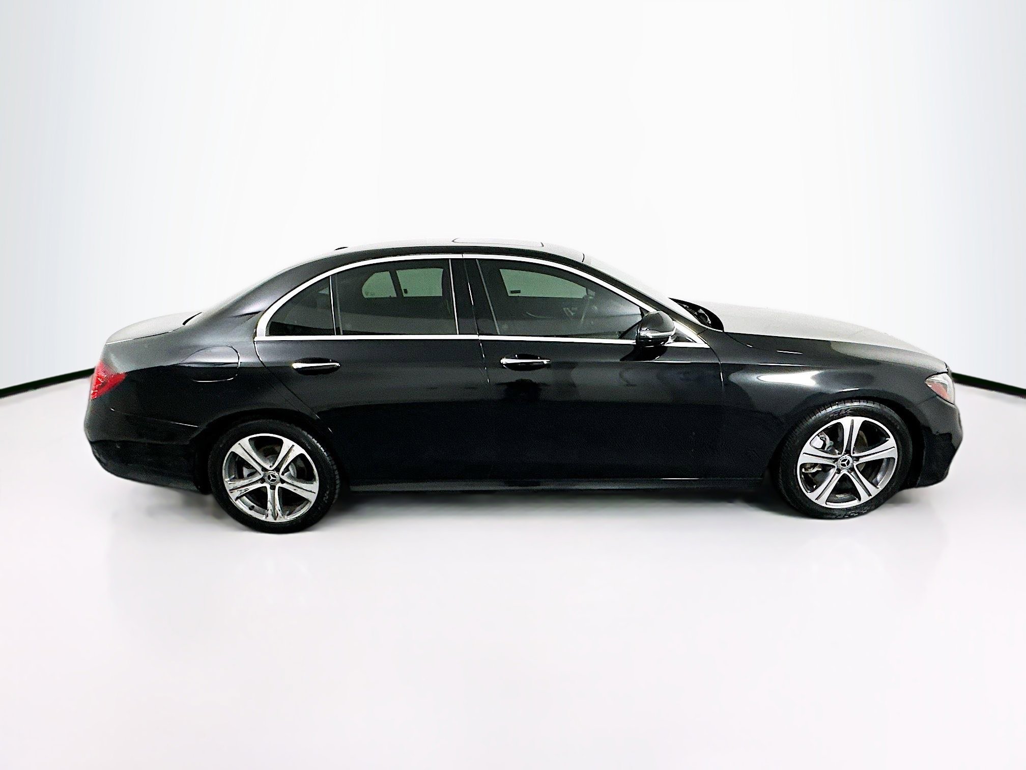 Used 2018 Mercedes-Benz E 300 image 9
