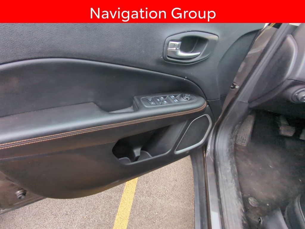 Used 2018 Jeep Compass Limited w/ Navigation Group AWD/4WD image 8