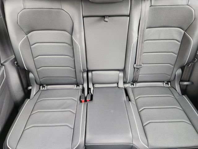 Used 2022 Volkswagen Tiguan SEL R-Line AWD/4WD image 15