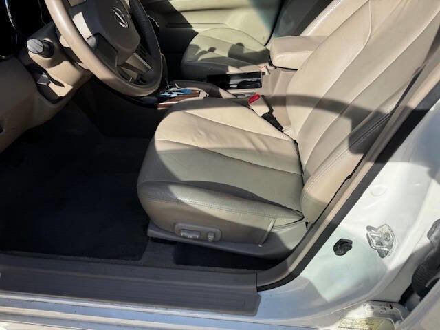 Used 2005 Nissan Altima 3.5 SE w/ (V01) Leather Pkg FWD image 32