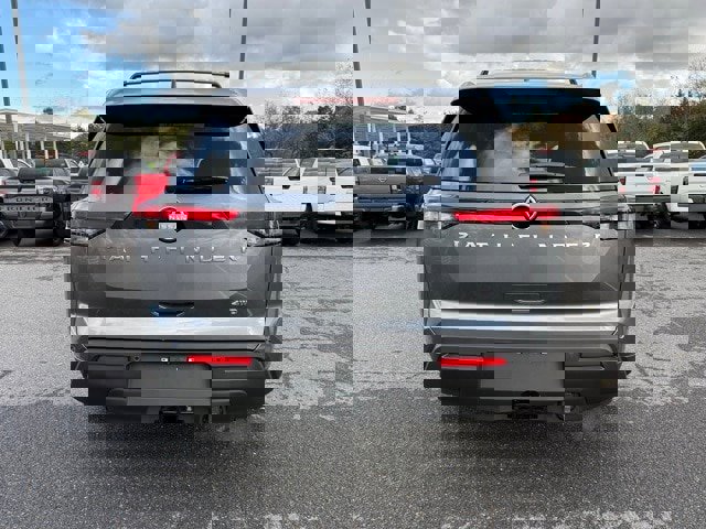 New 2025 Nissan Pathfinder SV image 6