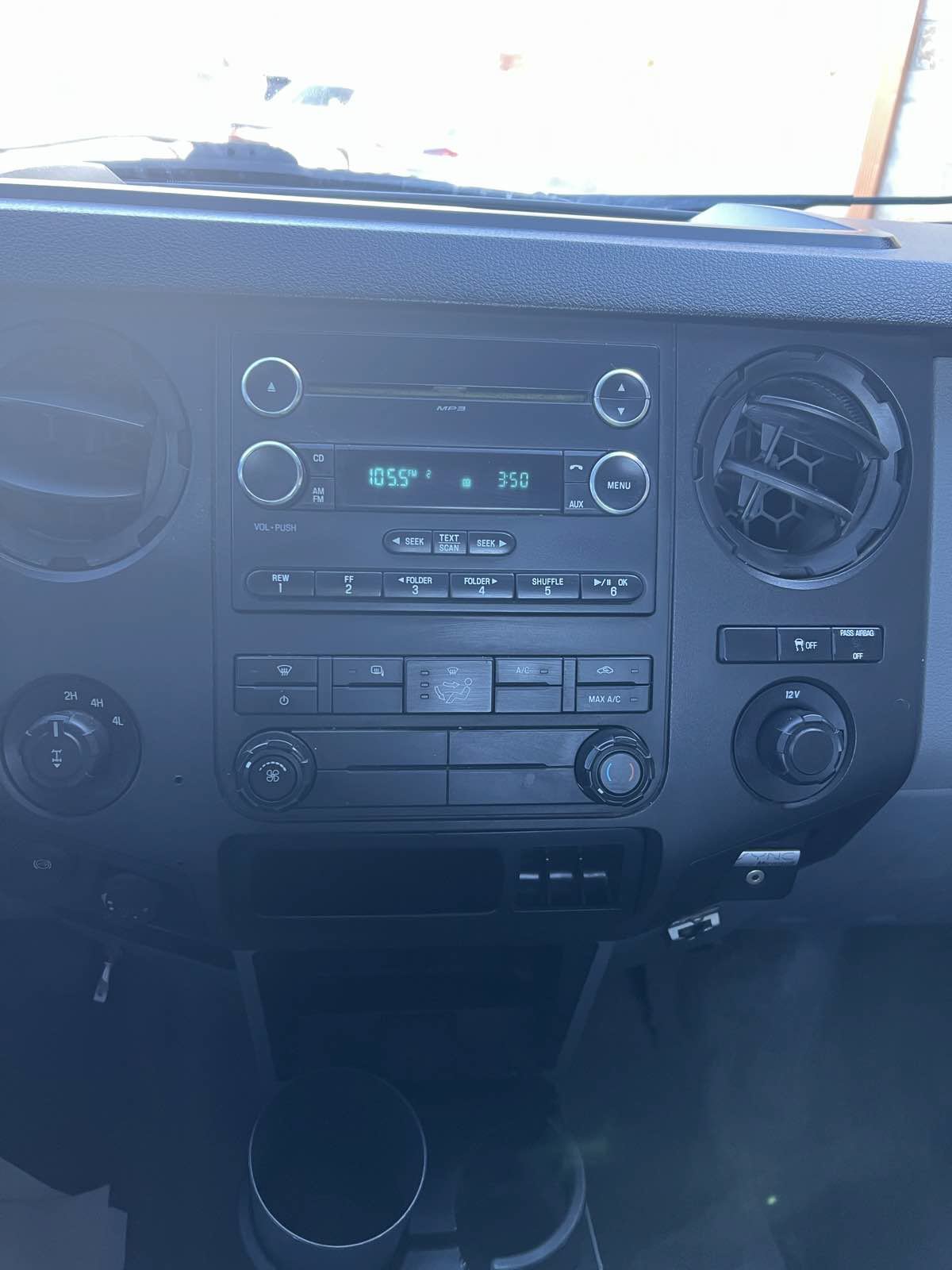 Used 2015 Ford F250 XL w/ XL Appearance Package AWD/4WD image 10