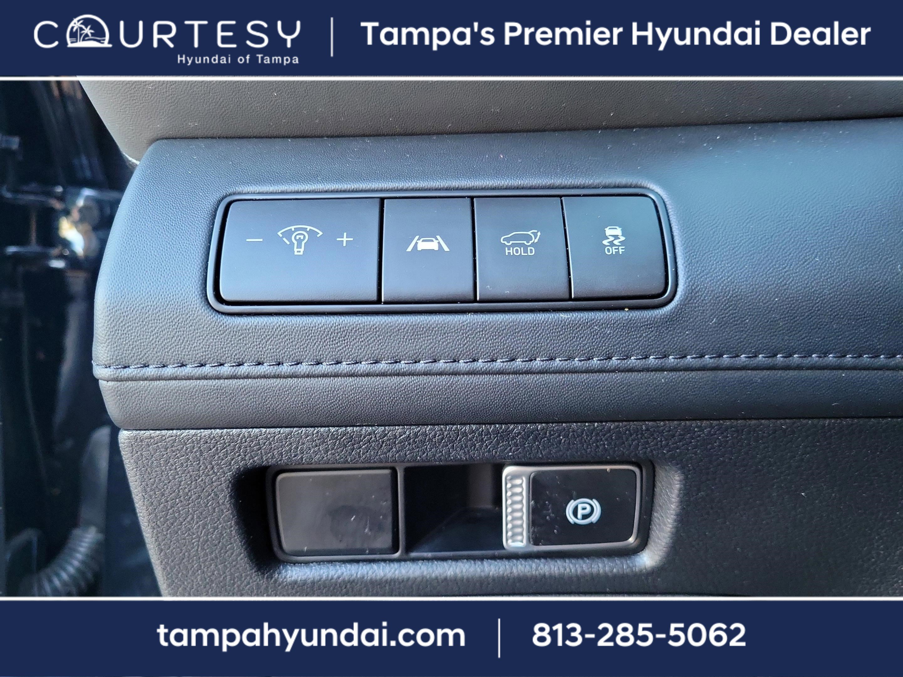 Certified 2023 Hyundai Santa Fe SEL w/ Premium Package image 24