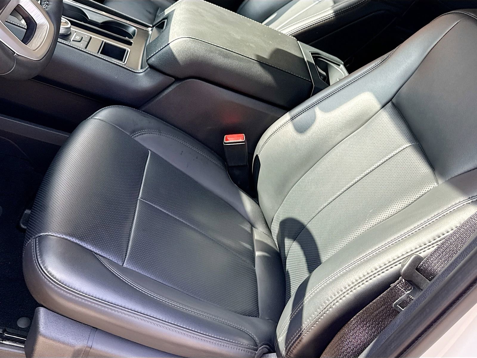 Used 2024 Ford Expedition XLT image 19