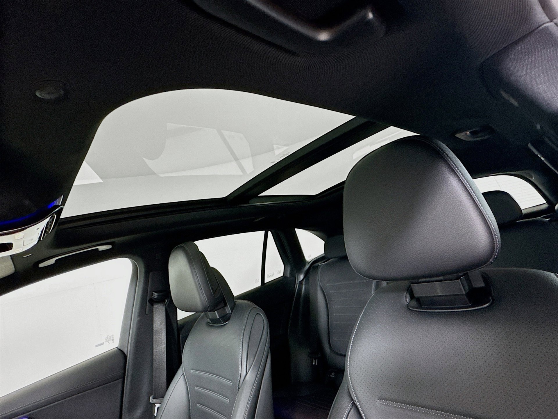 Used 2025 Mercedes-Benz GLC 300 image 22