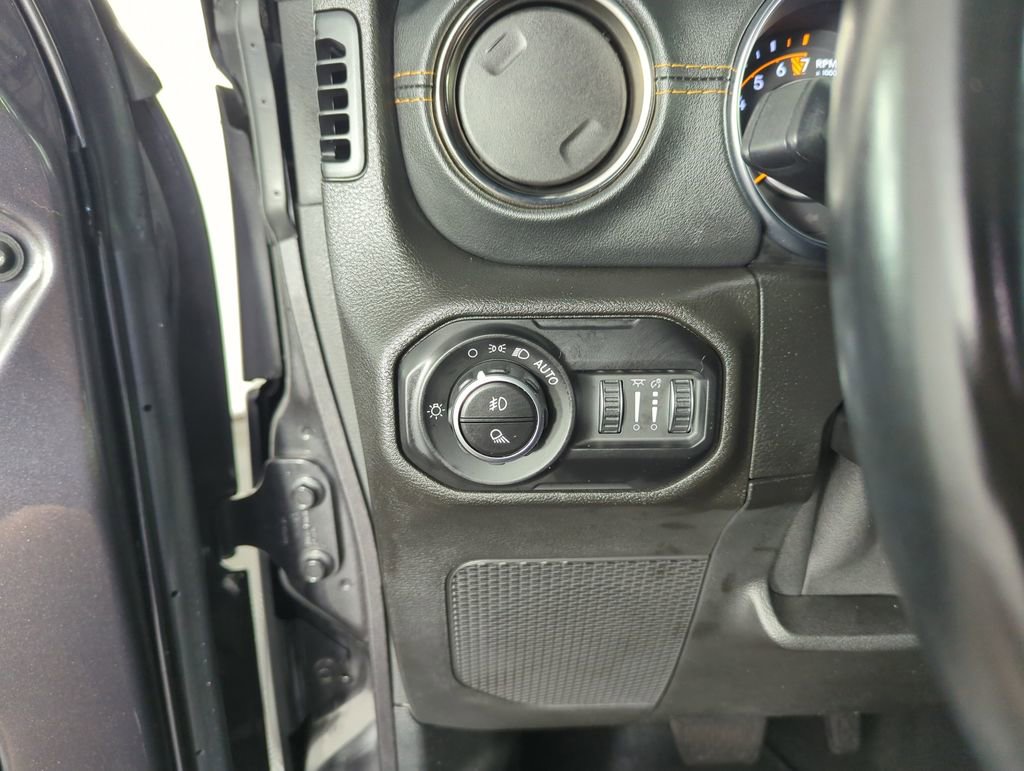 Used 2021 Jeep Gladiator Overland AWD/4WD image 20