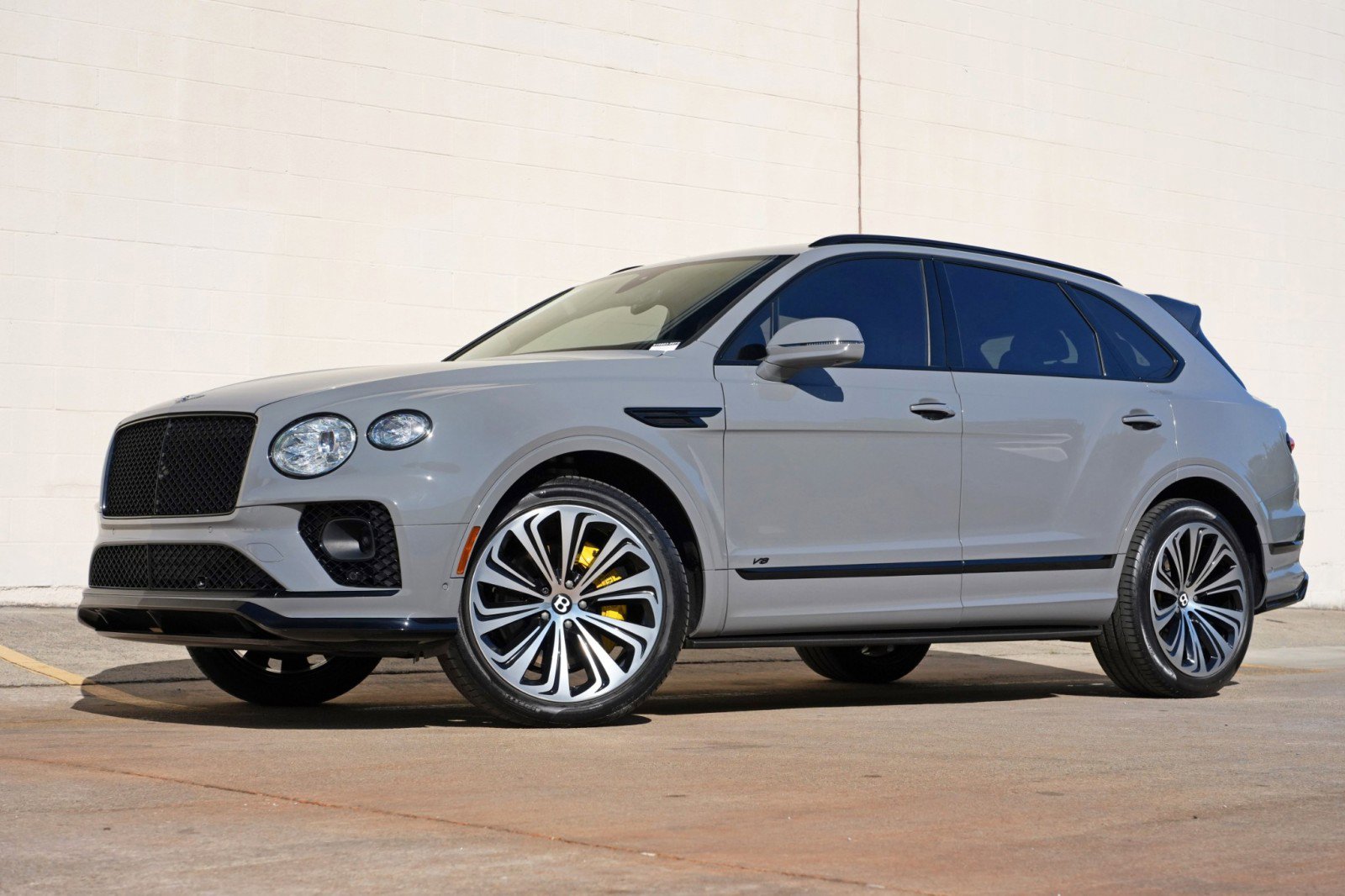 Used 2022 Bentley Bentayga AWD/4WD image 61