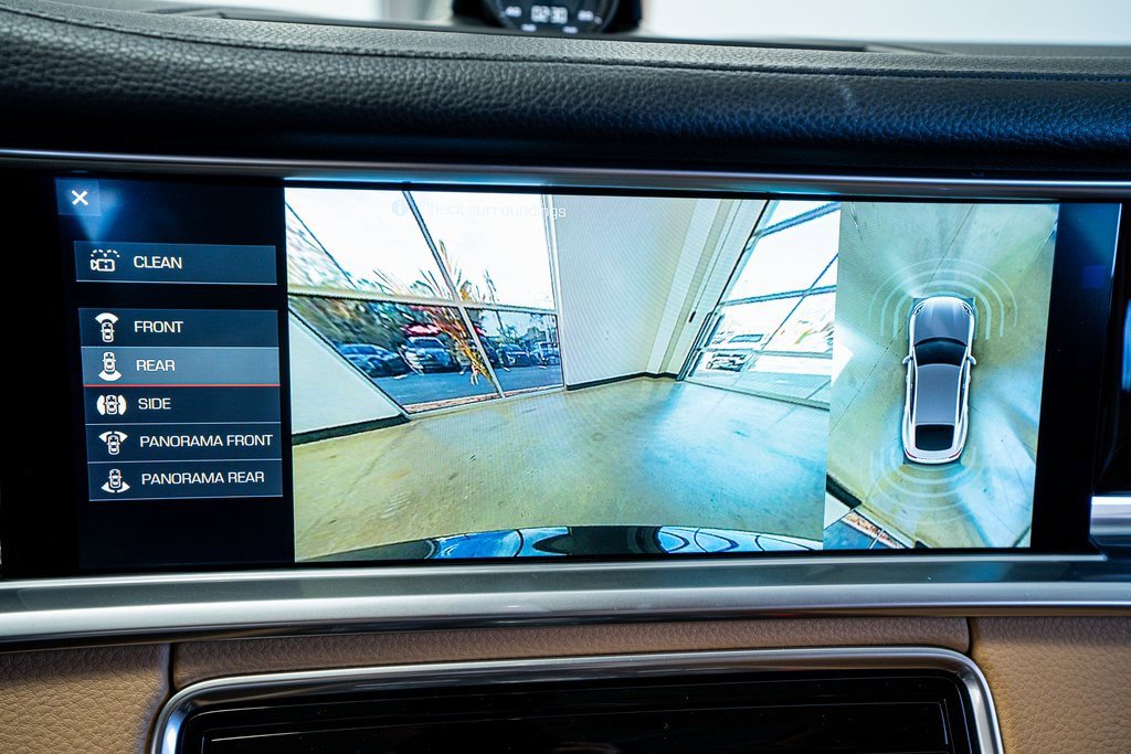 Used 2019 Porsche Panamera image 48