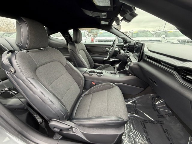 Used 2025 Ford Mustang Coupe image 18