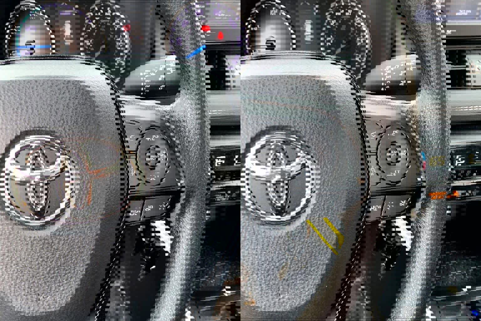 Used 2021 Toyota RAV4 LE image 25