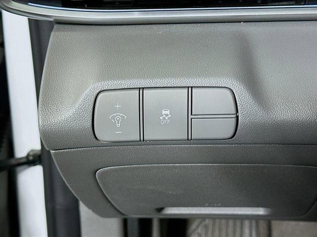 Used 2024 Hyundai Elantra SEL image 11