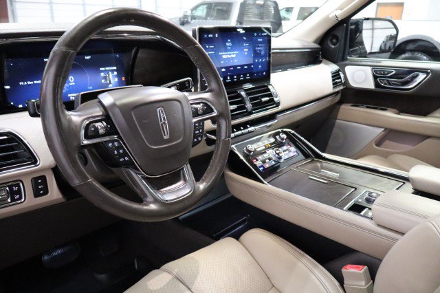 Used 2022 Lincoln Navigator L Reserve RWD image 36