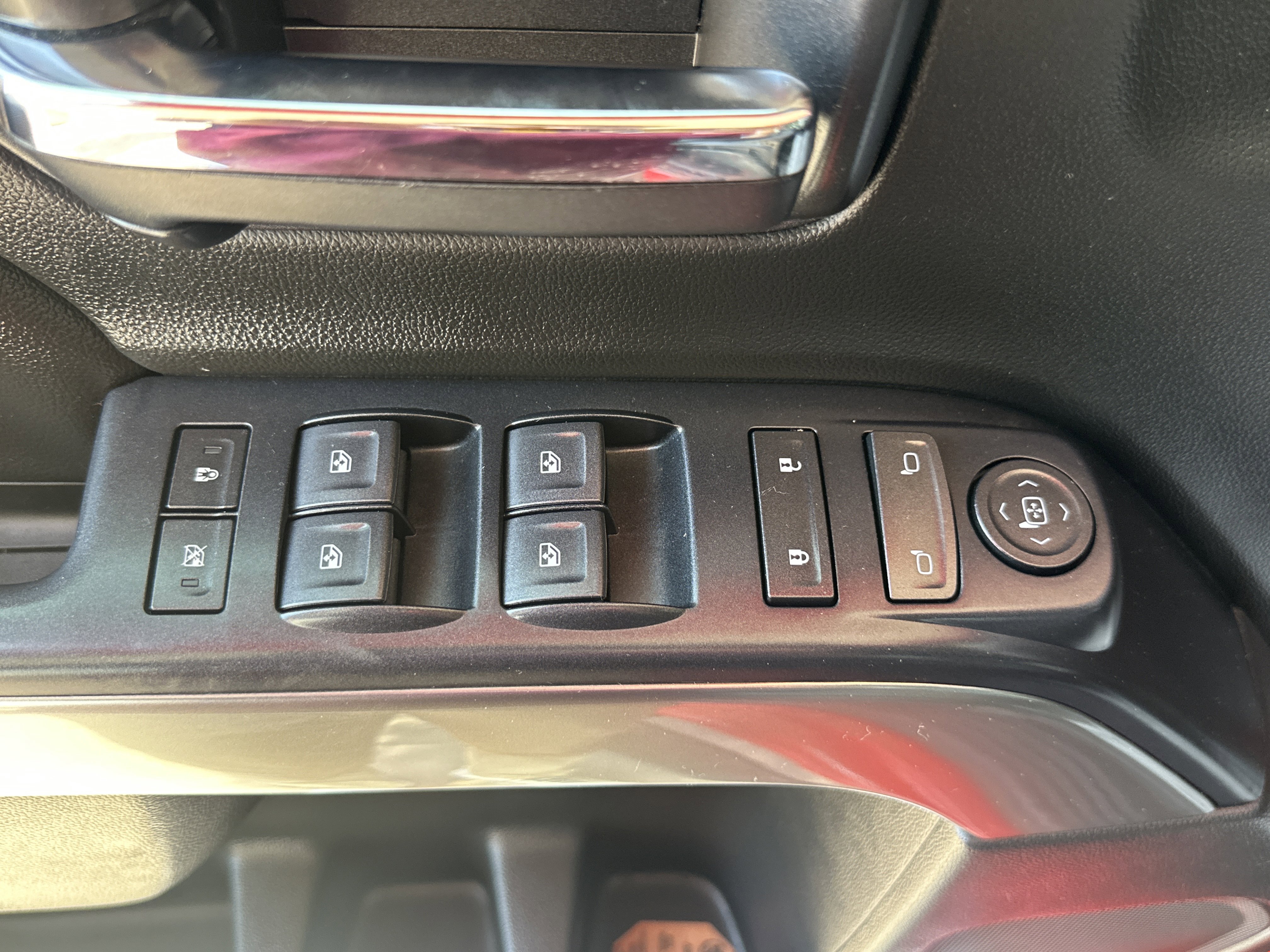 Used 2018 Chevrolet Silverado 1500 LT w/ All Star Edition AWD/4WD image 22