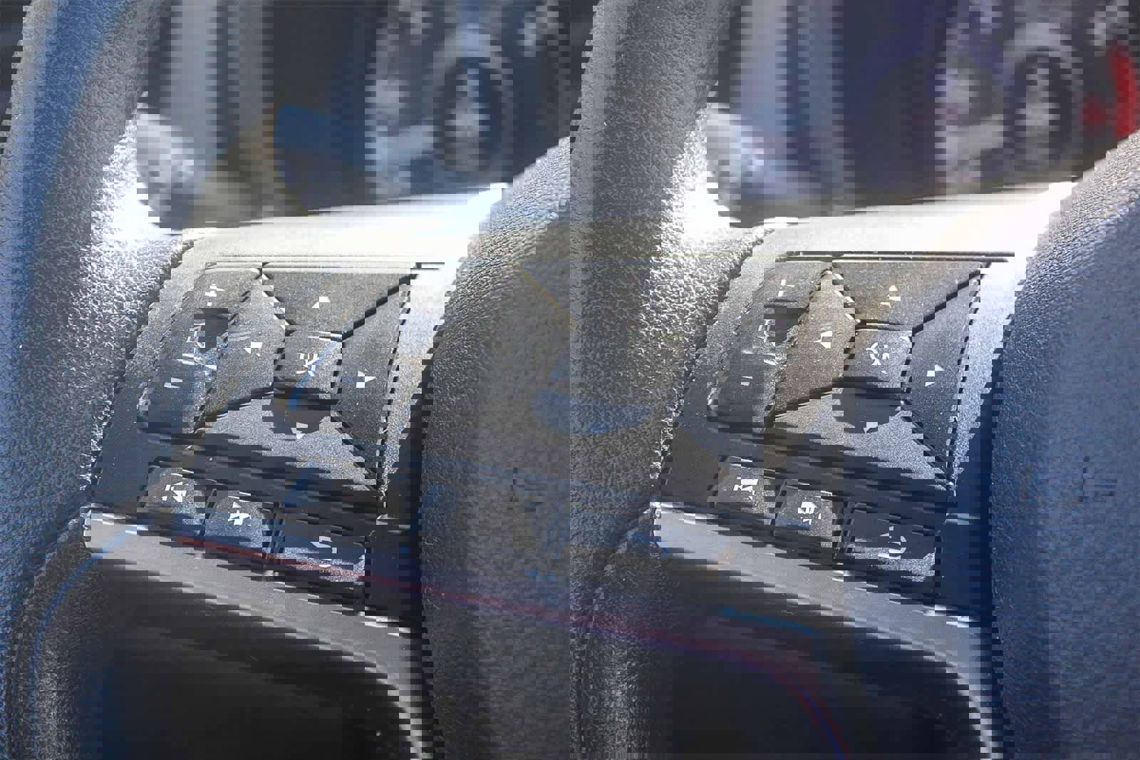 Used 2021 Nissan Kicks SV image 32