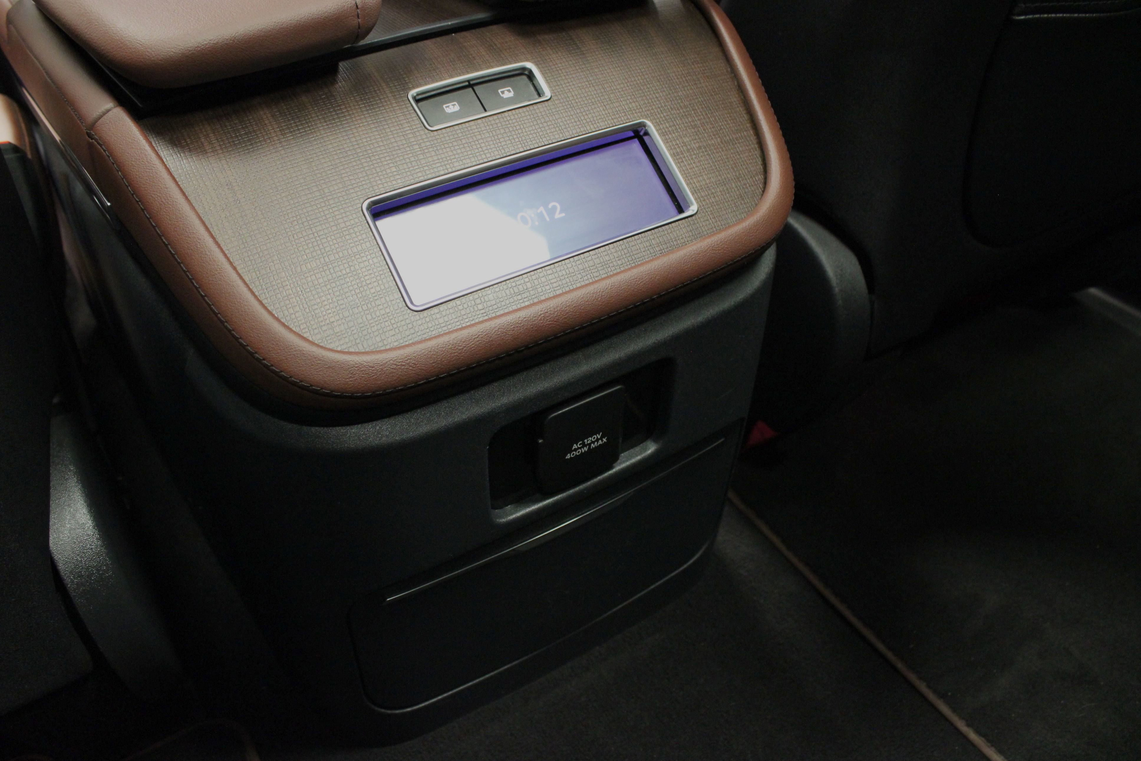 Used 2025 Lincoln Navigator Reserve image 22