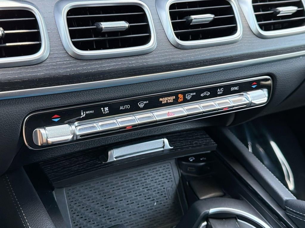 Used 2023 Mercedes-Benz GLS 580 4MATIC image 12