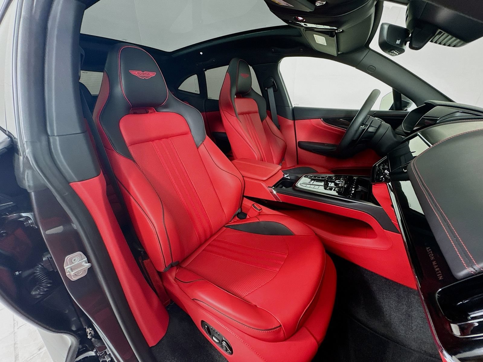 Used 2025 Aston Martin DBX 707 AWD/4WD image 26