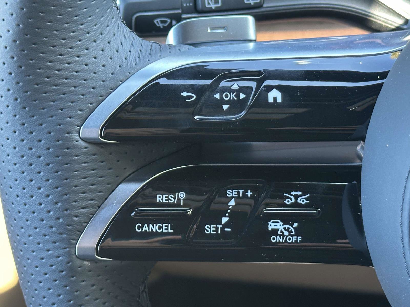 New 2026 Mercedes-Benz GLS 450 4MATIC image 14
