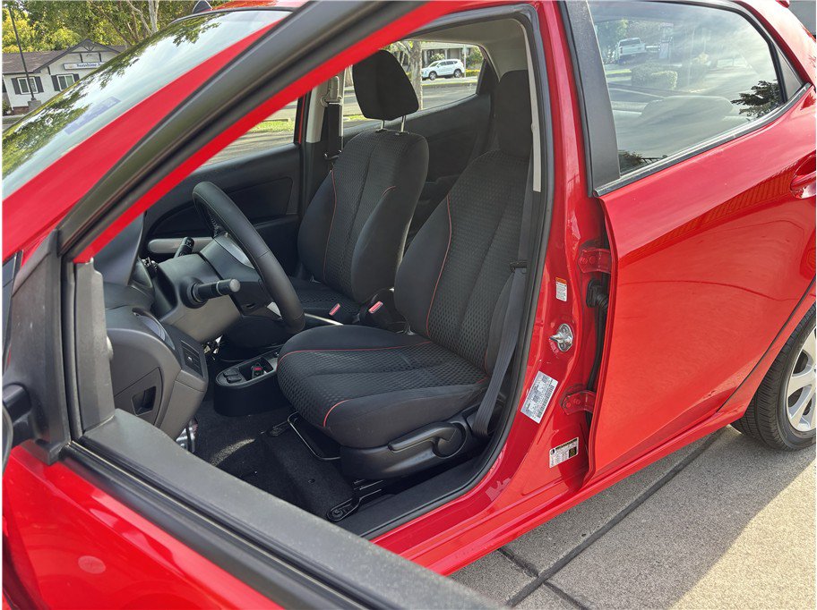 Used 2011 MAZDA MAZDA2 Touring FWD image 10