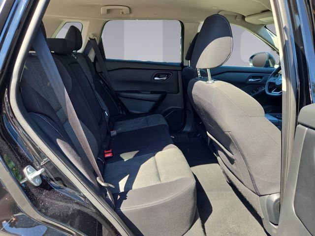 Used 2024 Nissan Rogue SV AWD/4WD image 18