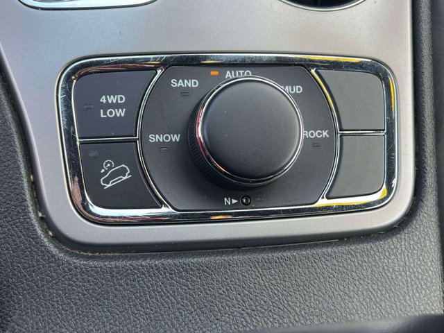 Used 2022 Jeep Grand Cherokee Laredo X AWD/4WD image 28