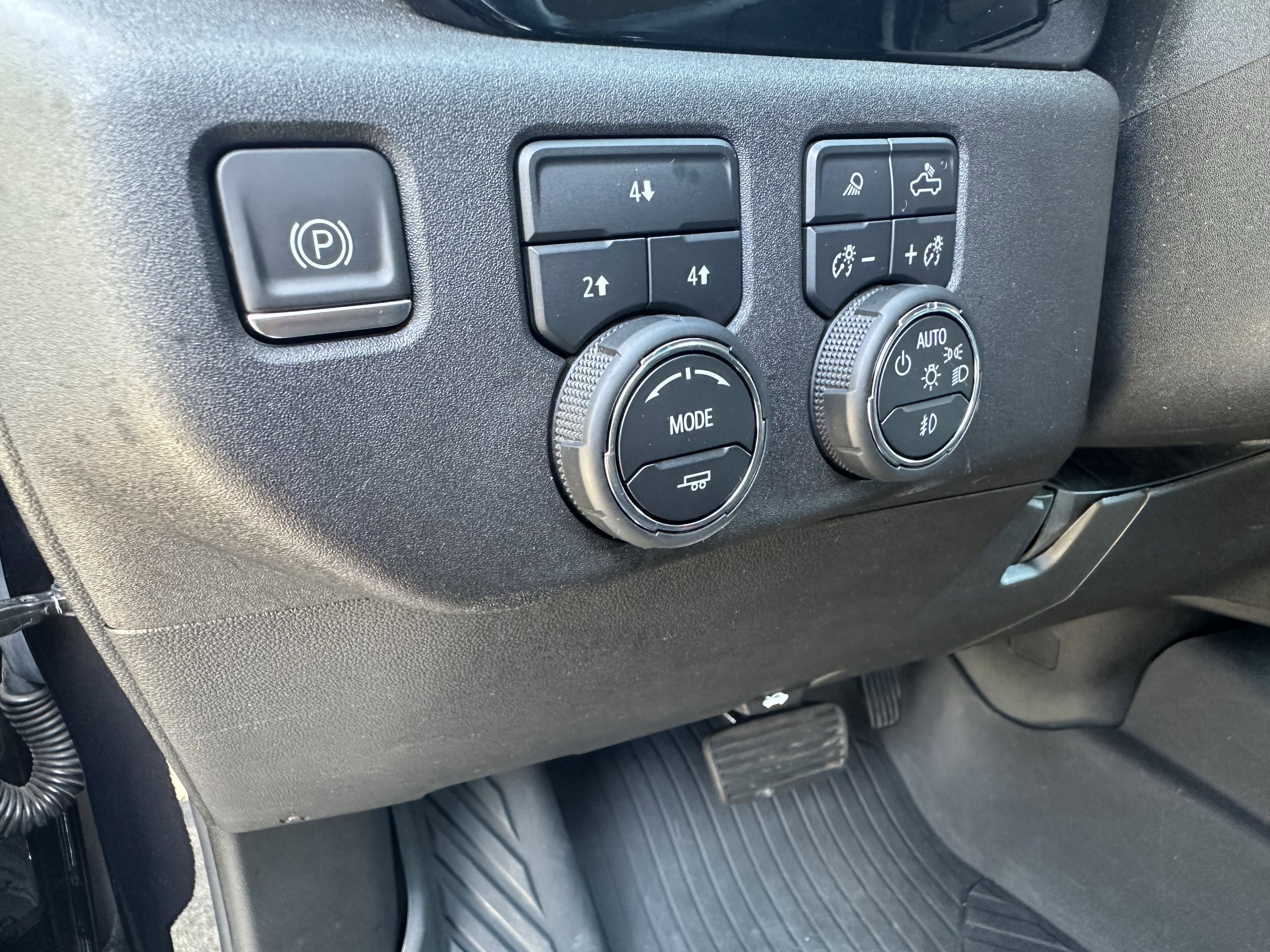 Certified 2024 Chevrolet Silverado 2500 LT w/ All Star Edition image 16