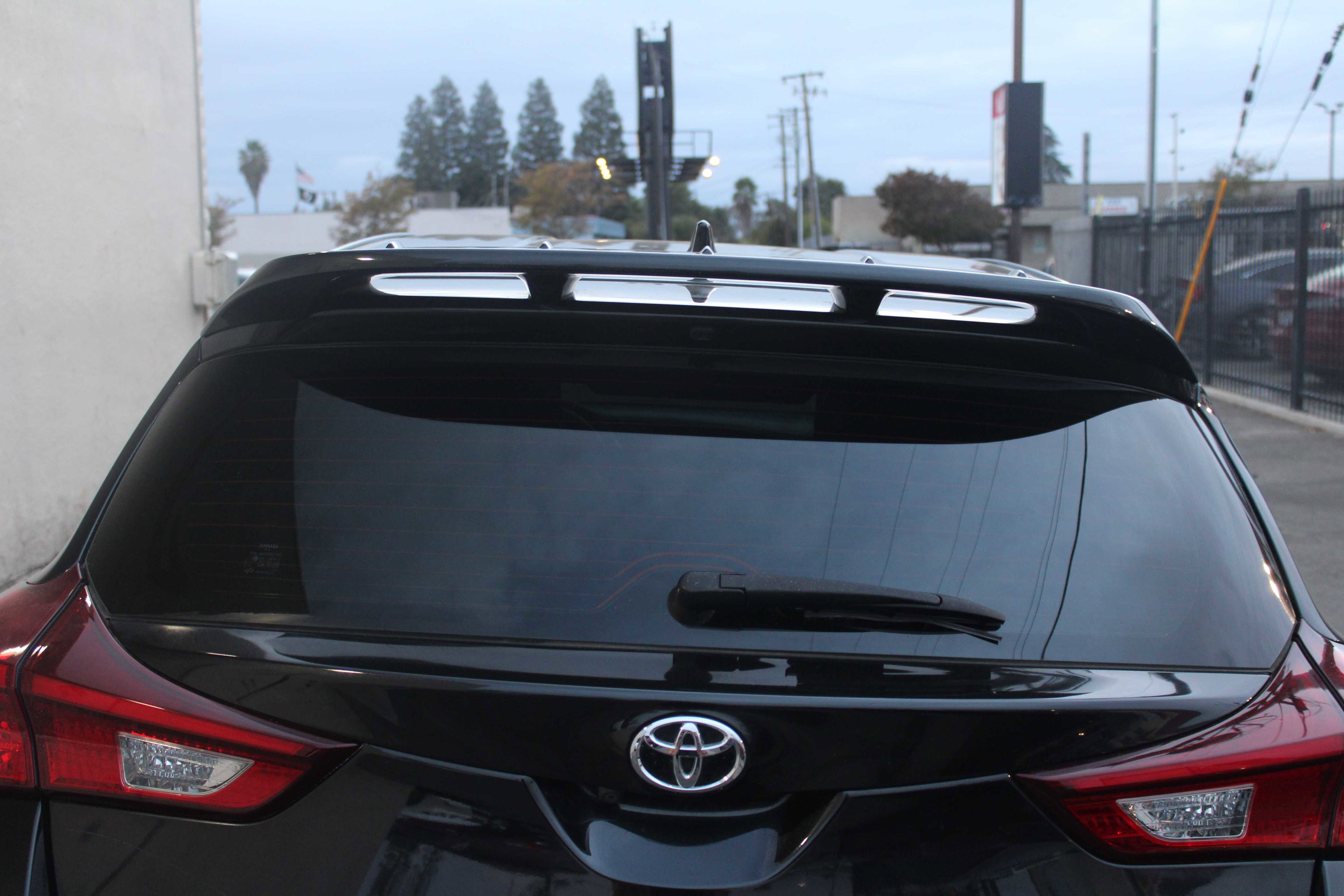 Used 2018 Toyota Corolla iM image 12