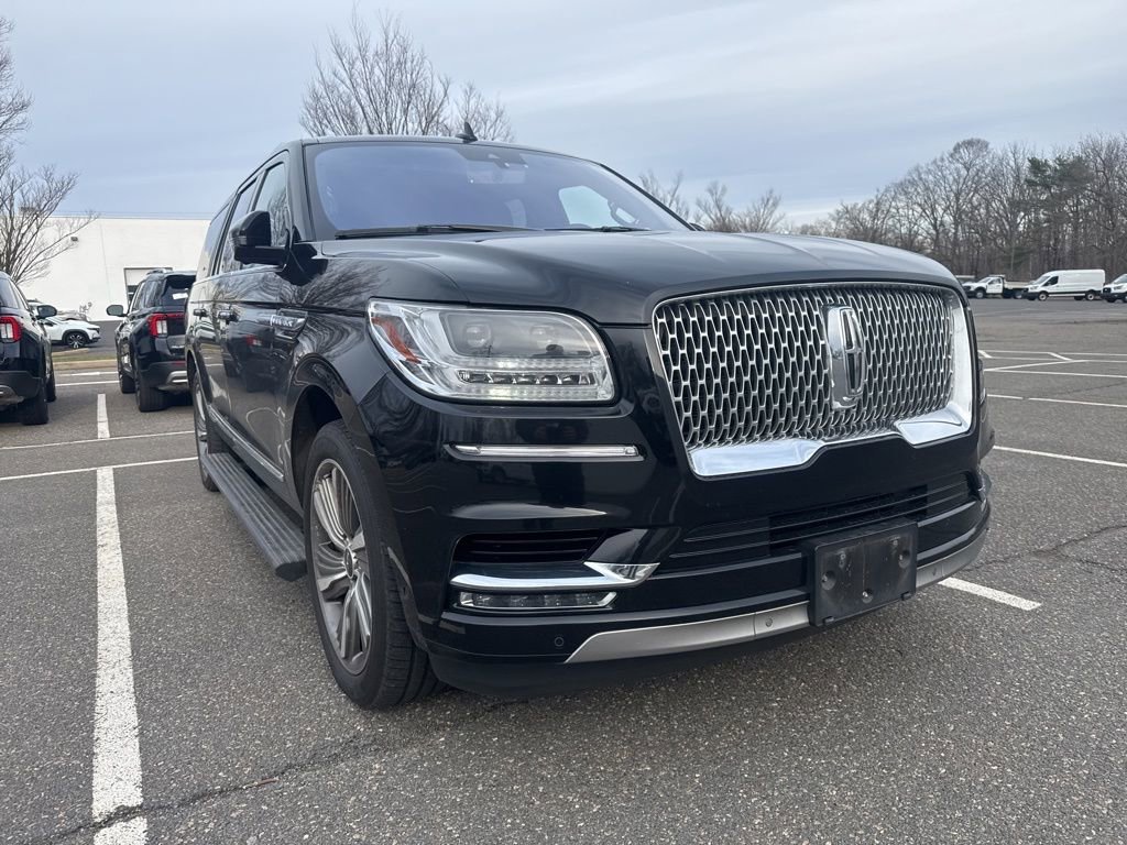 Used 2018 Lincoln Navigator L Reserve w/ Technology Package image 2