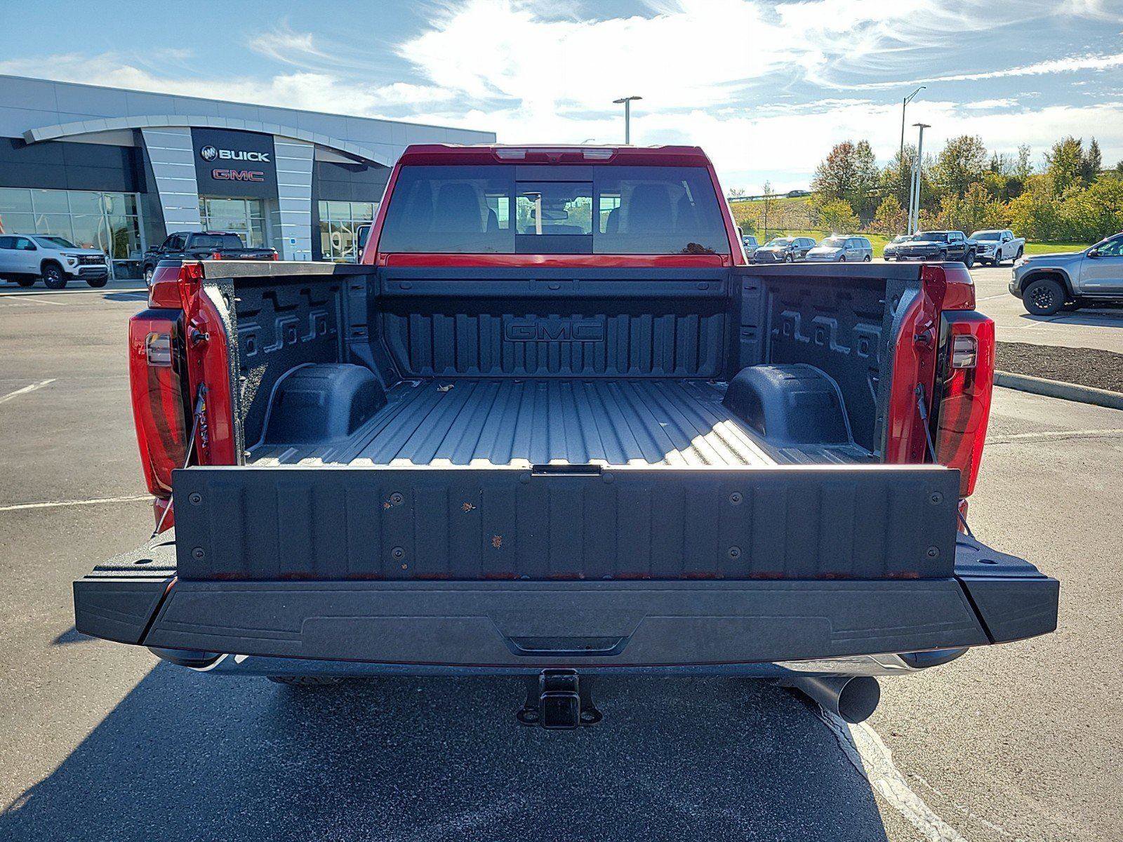 New 2026 GMC Sierra 2500 SLT w/ SLT Premium Package image 7