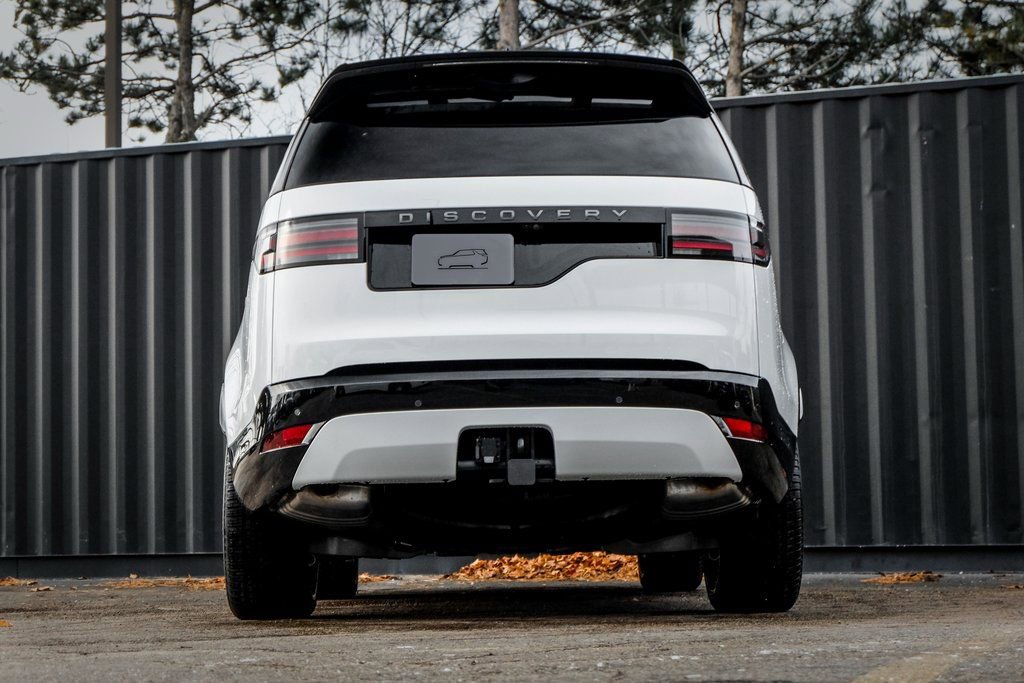 Used 2025 Land Rover Discovery Dynamic SE image 7