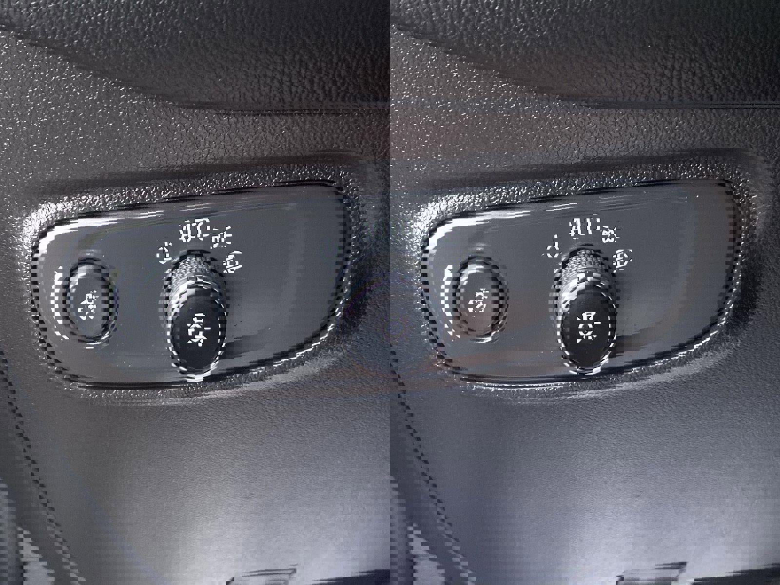 Used 2023 Chevrolet Equinox RS image 49