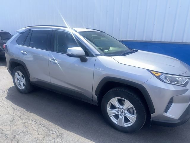 Used 2020 Toyota RAV4 XLE w/ Convenience Package AWD/4WD image 2
