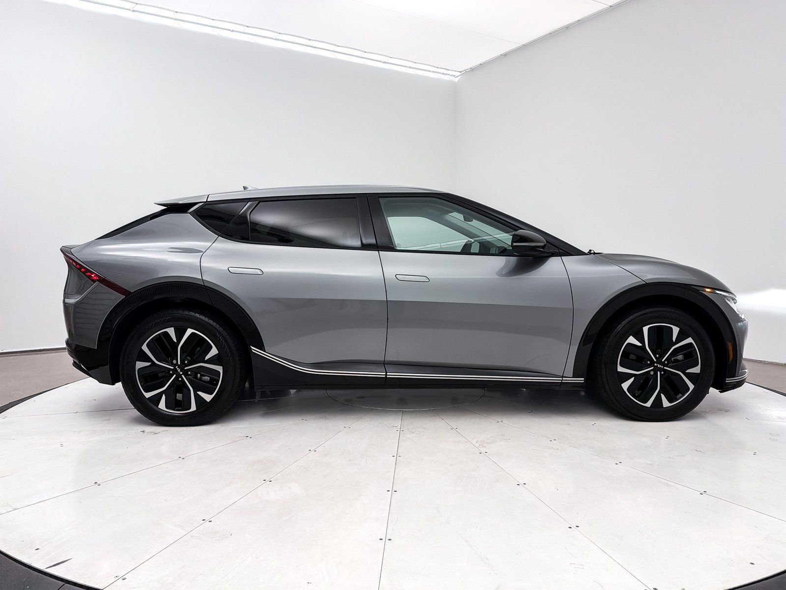 Used 2022 Kia EV6 Wind image 35