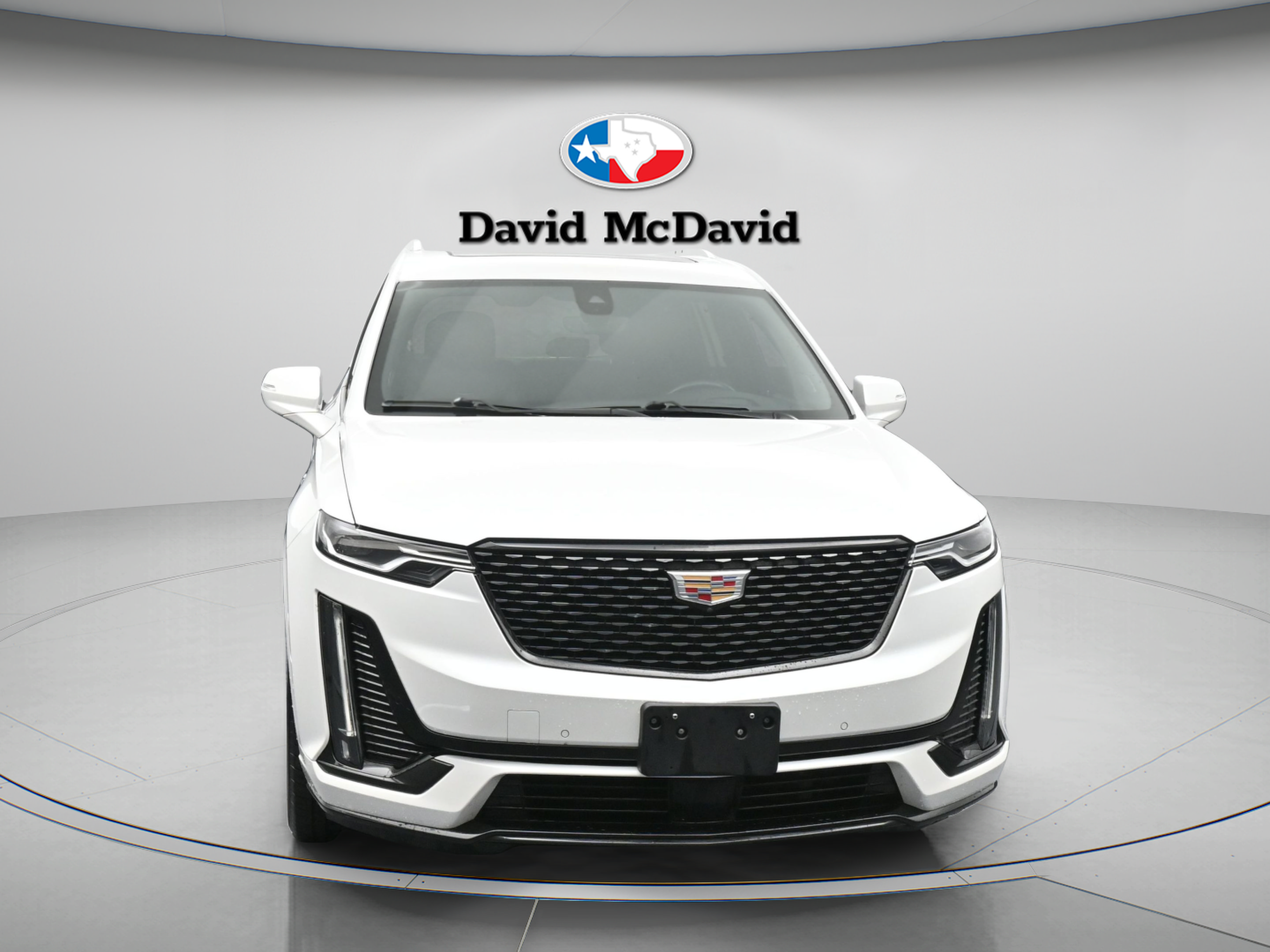 Used 2023 Cadillac XT6 Premium Luxury w/ Technology Package FWD image 2