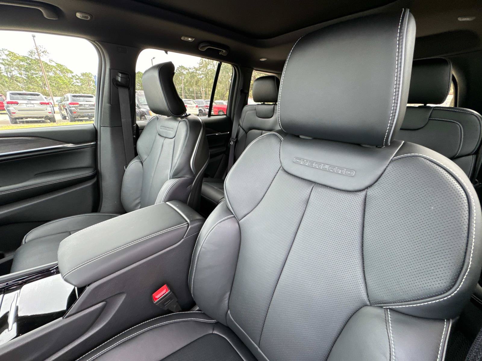 New 2024 Jeep Grand Cherokee Overland RWD image 18