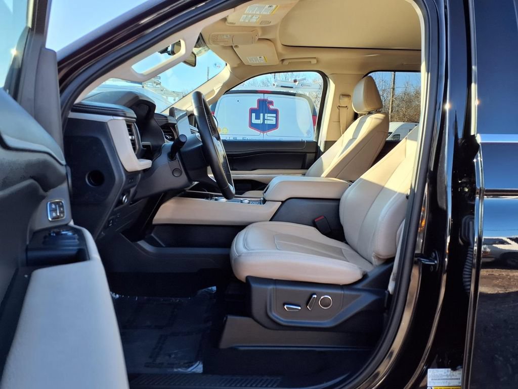 Used 2024 Ford Expedition Max Limited AWD/4WD image 25