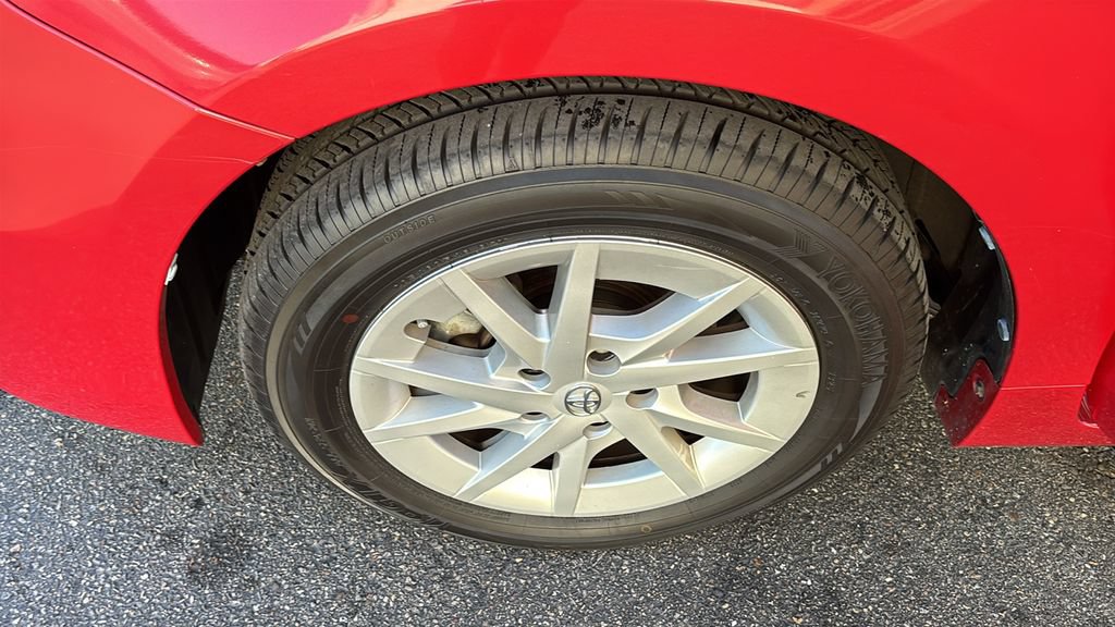 Used 2014 Toyota Prius V Three FWD image 32