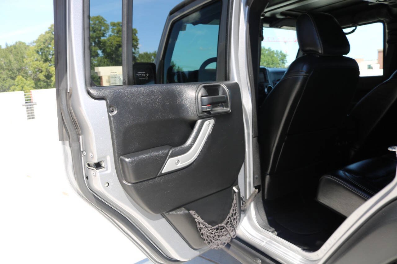 Used 2014 Jeep Wrangler Unlimited Rubicon AWD/4WD image 89