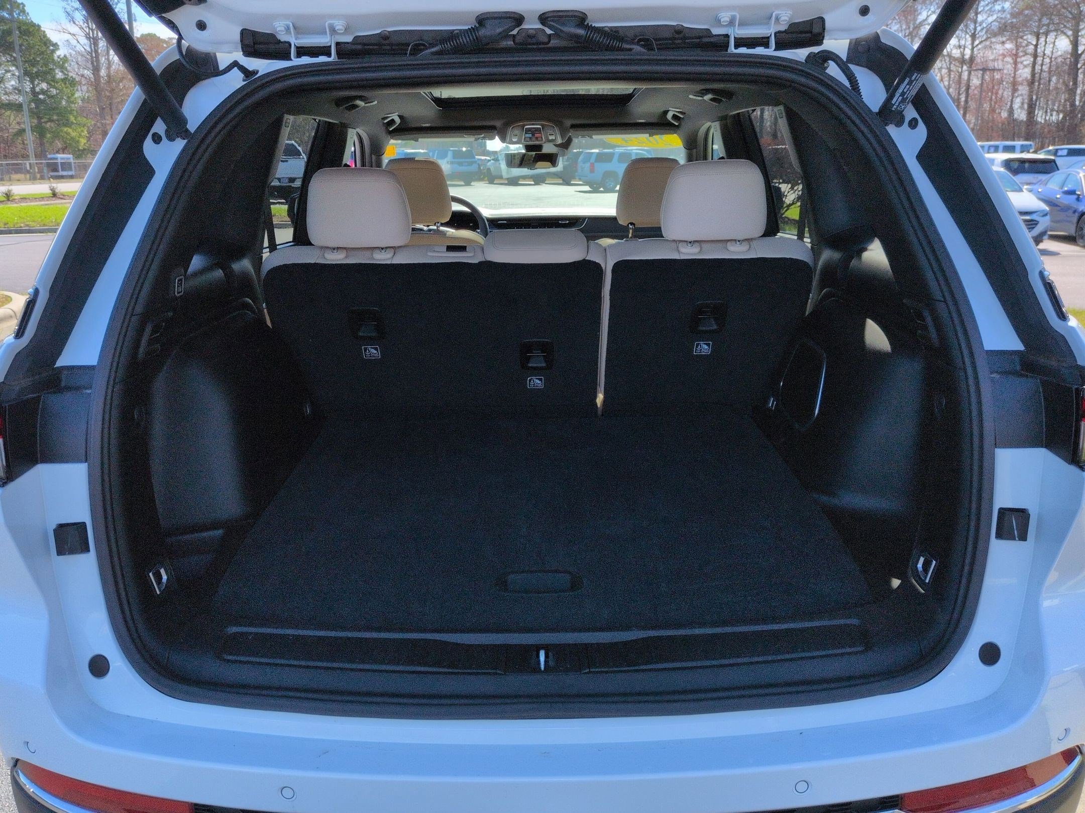 Used 2024 Jeep Grand Cherokee Limited w/ Luxury Tech Group II image 17