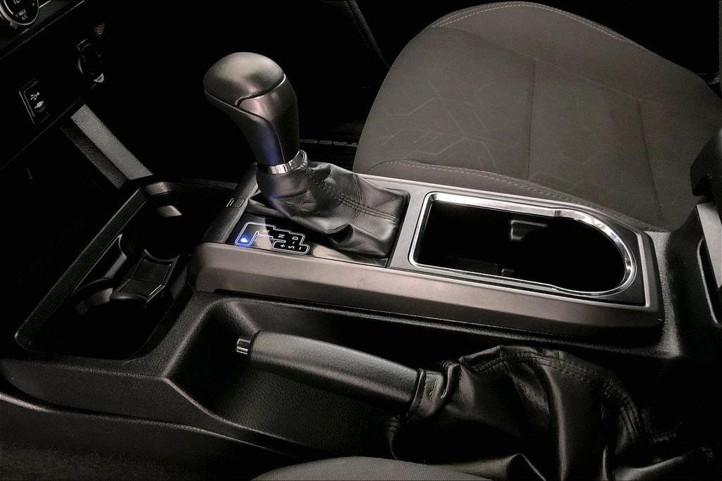 Used 2017 Toyota Tacoma TRD Sport w/ Tow Package (A/T) AWD/4WD image 17