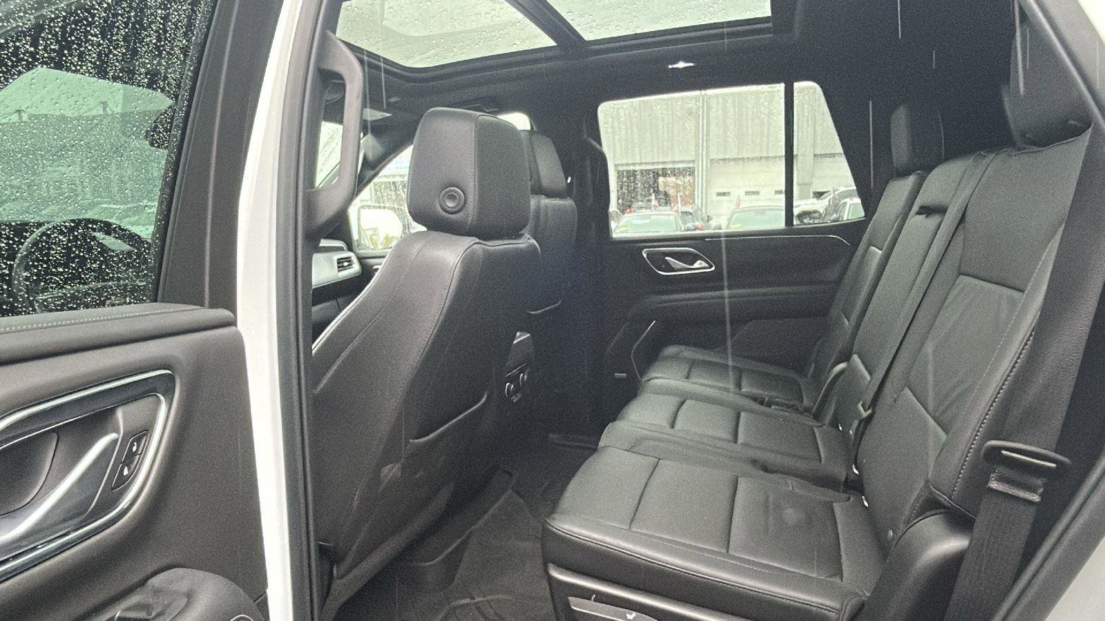 Used 2022 Chevrolet Tahoe LT w/ LT Signature Plus Package AWD/4WD image 32