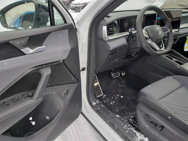 New 2026 Volkswagen Tiguan SE R-Line image 6