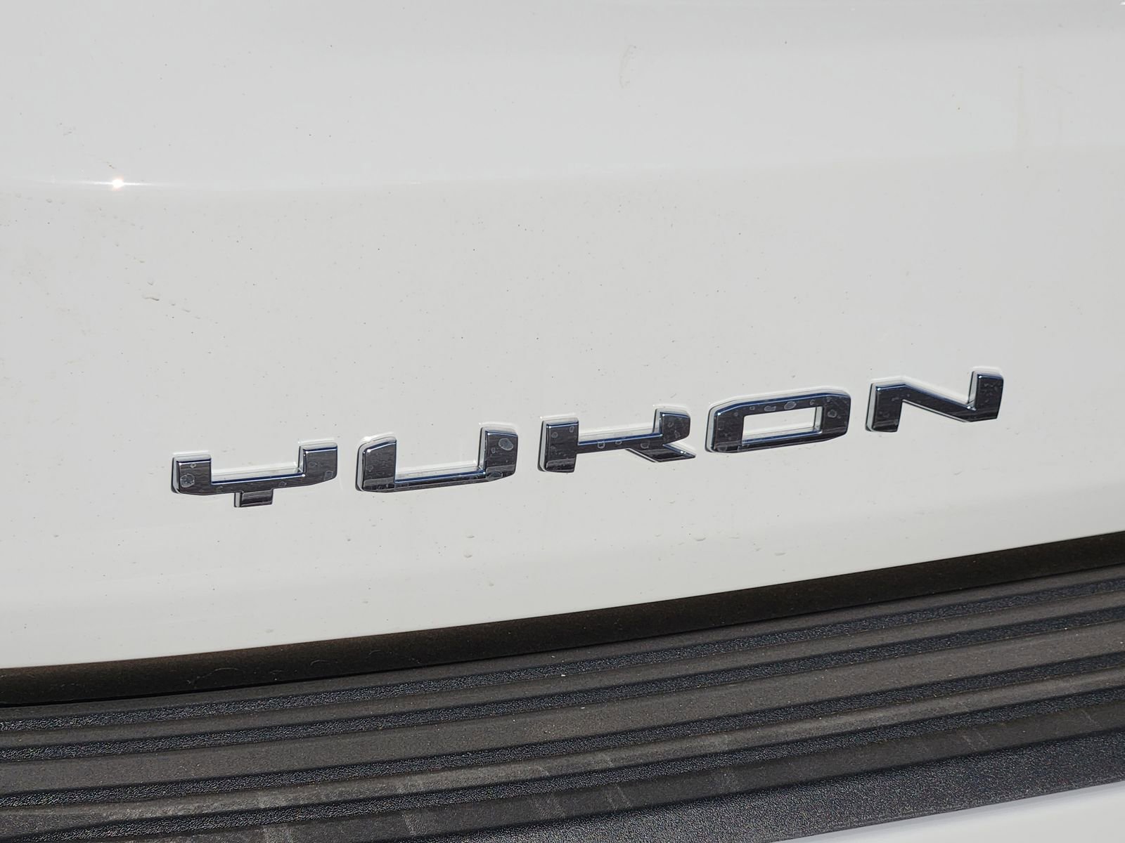 New 2026 GMC Yukon AT4 Ultimate w/ LPO, Floor Liner Package image 12