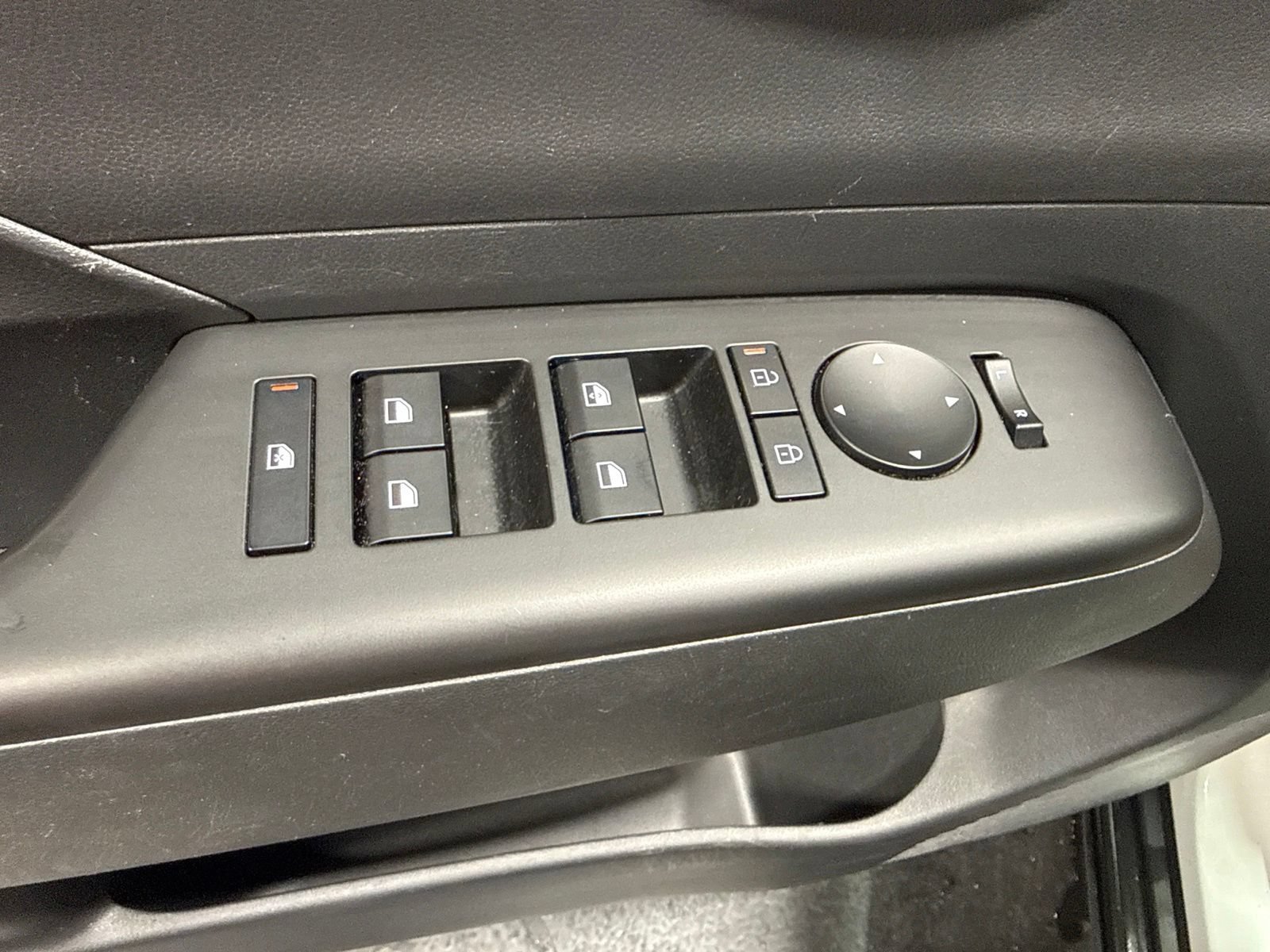 Used 2025 Hyundai Kona SEL AWD/4WD image 23