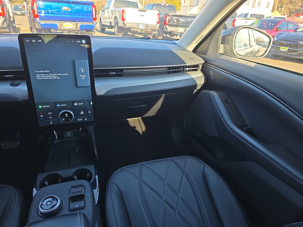 Used 2021 Ford Mustang Mach-E Select image 22