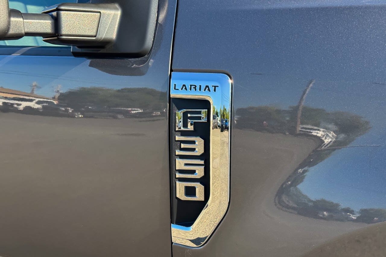 Used 2021 Ford F350 Lariat w/ Lariat Ultimate Package AWD/4WD image 11