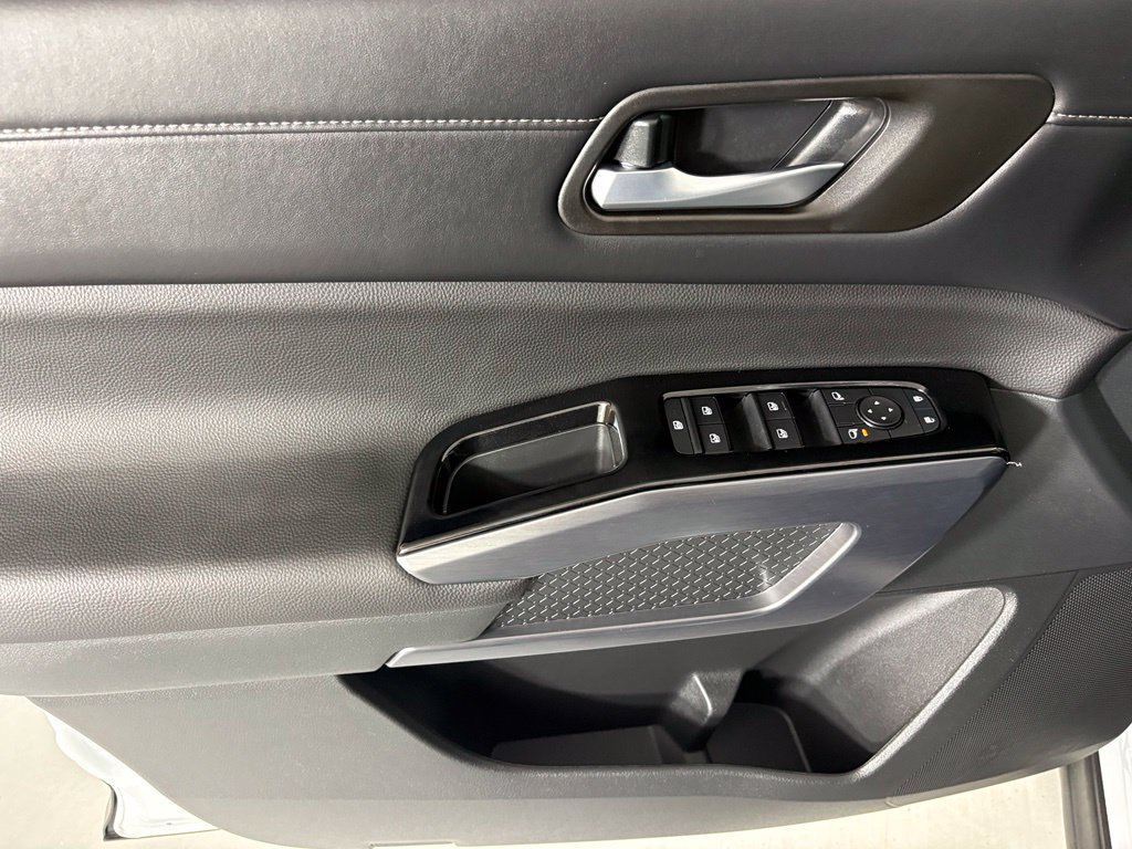 New 2026 Nissan Pathfinder SL FWD image 19